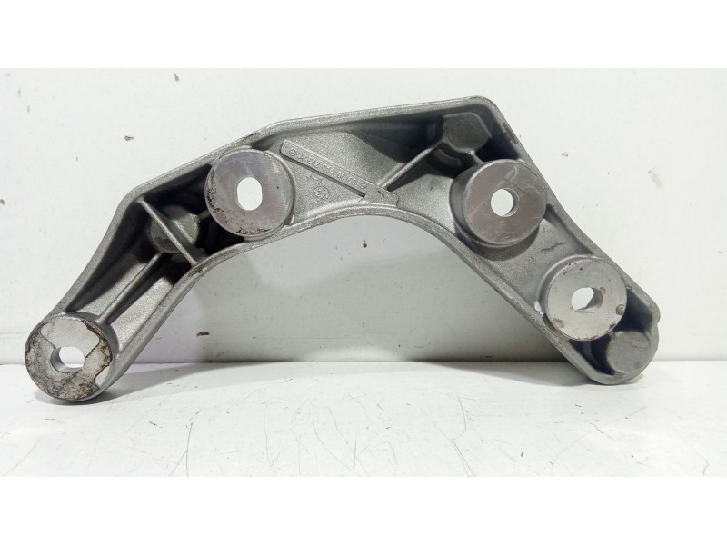 Recambio de soporte motor para mercedes-benz clase glc (w253) glc 220 d 4matic referencia OEM IAM A6420140600  
