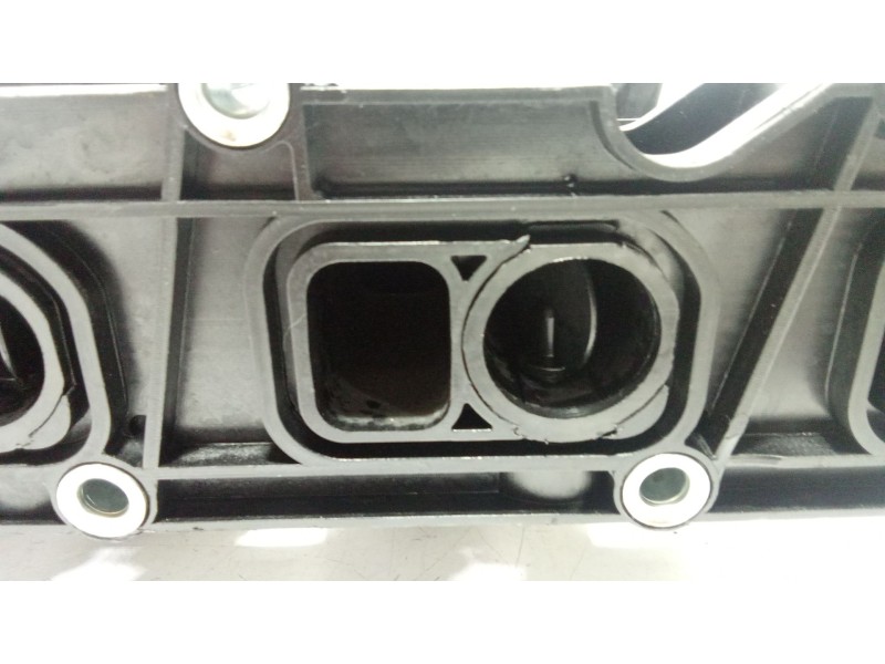 Recambio de colector admision para mercedes-benz clase e (w211) e 270 cdi (211.016) referencia OEM IAM A6120901937  
