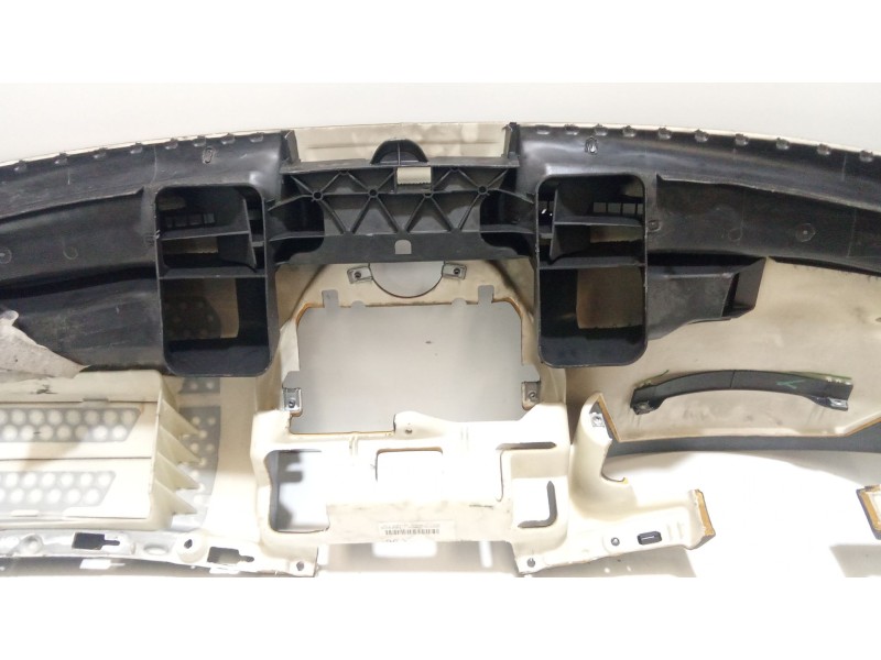 Recambio de salpicadero para mercedes-benz clase e (w211) e 270 cdi (211.016) referencia OEM IAM 2116800687  