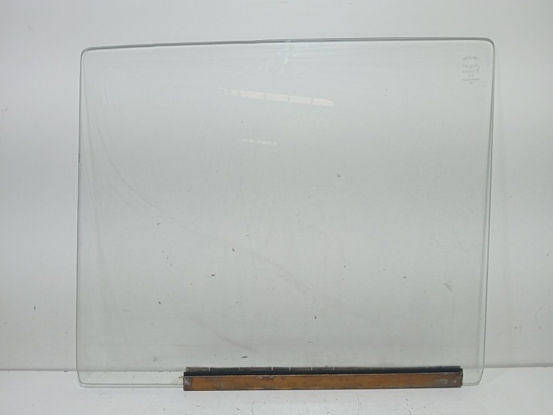 Recambio de luna delantera derecha para seat 124 1.6 referencia OEM IAM seat 124  