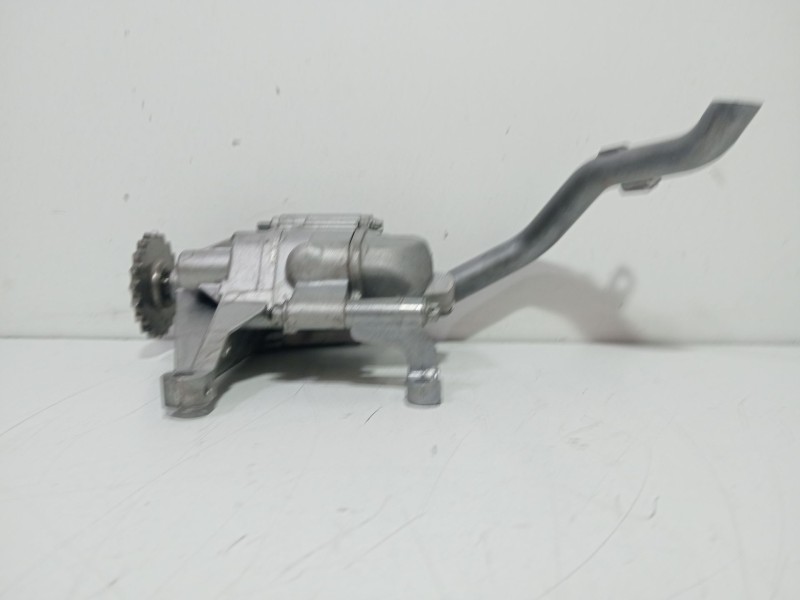 Recambio de bomba aceite para mercedes-benz clase e (w211) e 240 (211.061) referencia OEM IAM A6461810047  