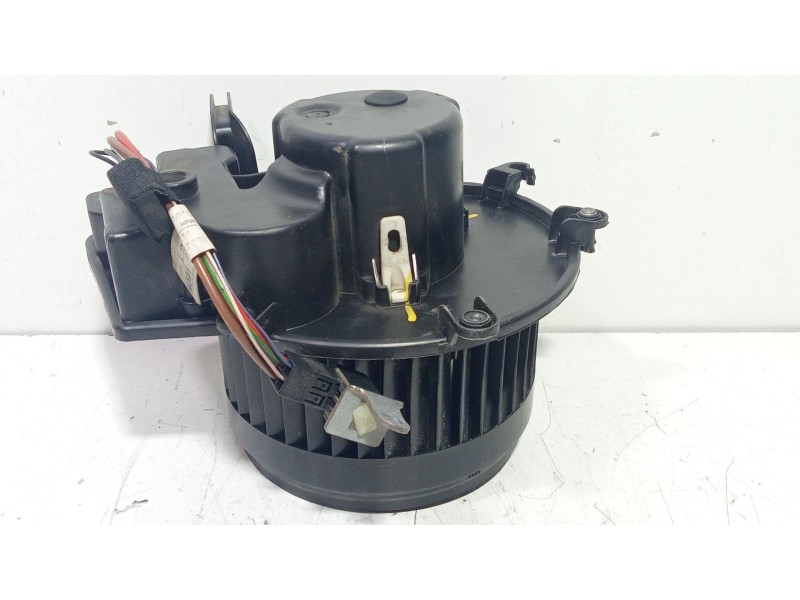 Recambio de motor calefaccion para mercedes-benz clase c (w203) c 200 cdi (203.004) referencia OEM IAM A2035403213  