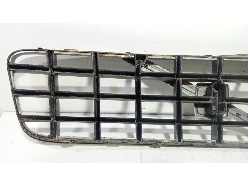 Recambio de rejilla delantera para volvo xc90 d5 executive (7 asientos) (136kw) referencia OEM IAM 8620641  