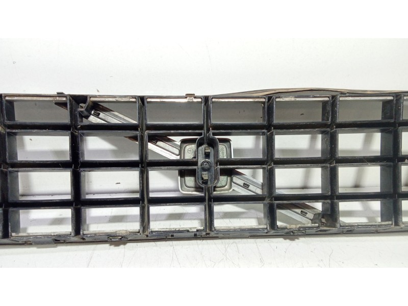 Recambio de rejilla delantera para volvo xc90 d5 executive (7 asientos) (136kw) referencia OEM IAM 8620641  