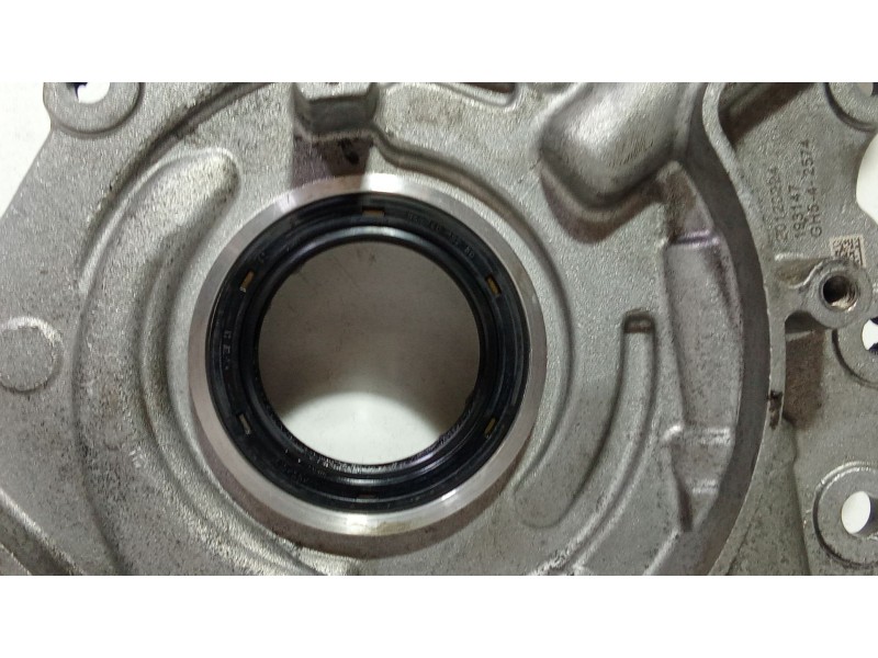 Recambio de bomba aceite para peugeot 5008 (0u_, 0e_) 1.6 16v referencia OEM IAM 9686038880  