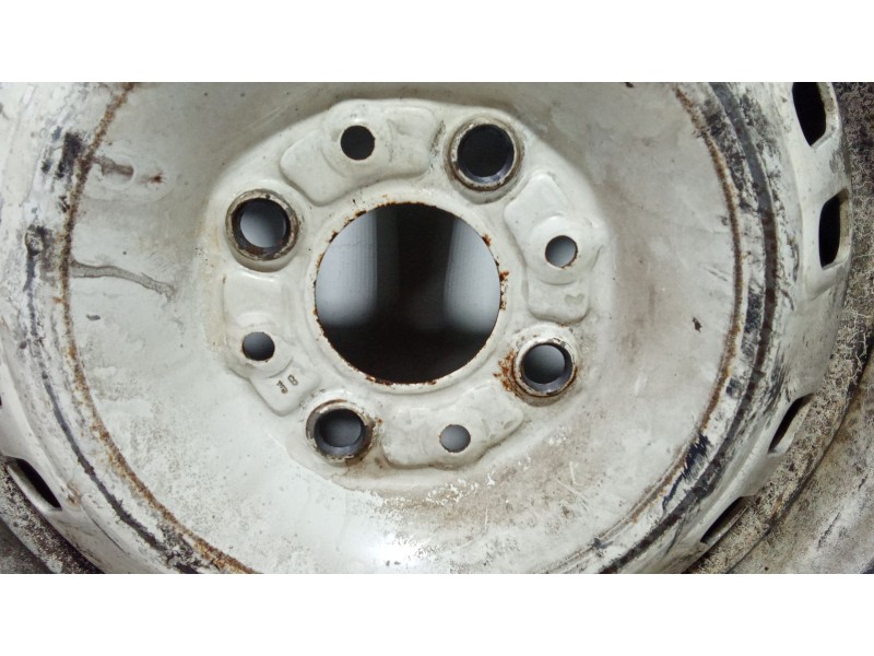 Recambio de llanta para seat marbella 0.9 cat referencia OEM IAM 5937456  