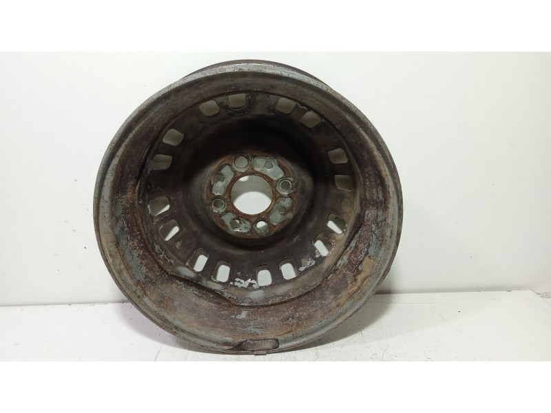 Recambio de llanta para seat marbella 0.9 cat referencia OEM IAM 5937456  