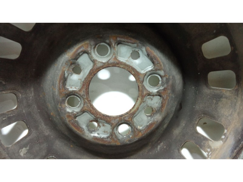 Recambio de llanta para seat marbella 0.9 cat referencia OEM IAM 5937456  