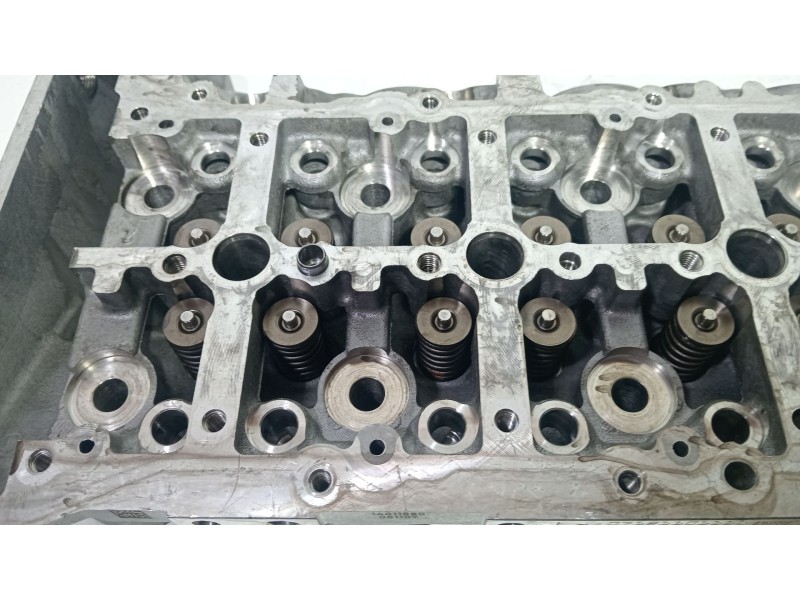 Recambio de culata para bmw serie 3 berlina (e90) 2.0 turbodiesel cat referencia OEM IAM 779767606  