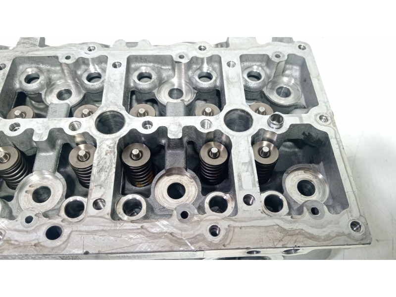 Recambio de culata para bmw serie 3 berlina (e90) 2.0 turbodiesel cat referencia OEM IAM 779767606  