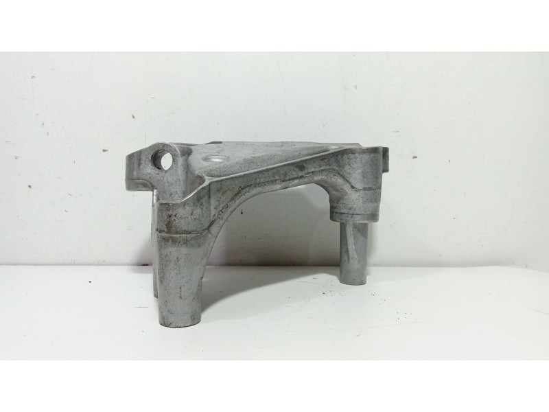 Recambio de soporte motor para audi a3 (8v1, 8vk) 1.6 tdi referencia OEM IAM 04L199207  
