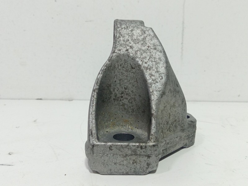 Recambio de soporte motor para bmw serie 5 berlina (e60) 520d referencia OEM IAM 7804376  