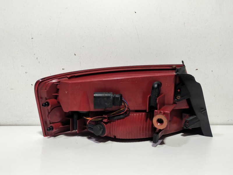 Recambio de piloto trasero derecho para audi a5 (8t3) 2.0 tdi referencia OEM IAM 8T0945096D  