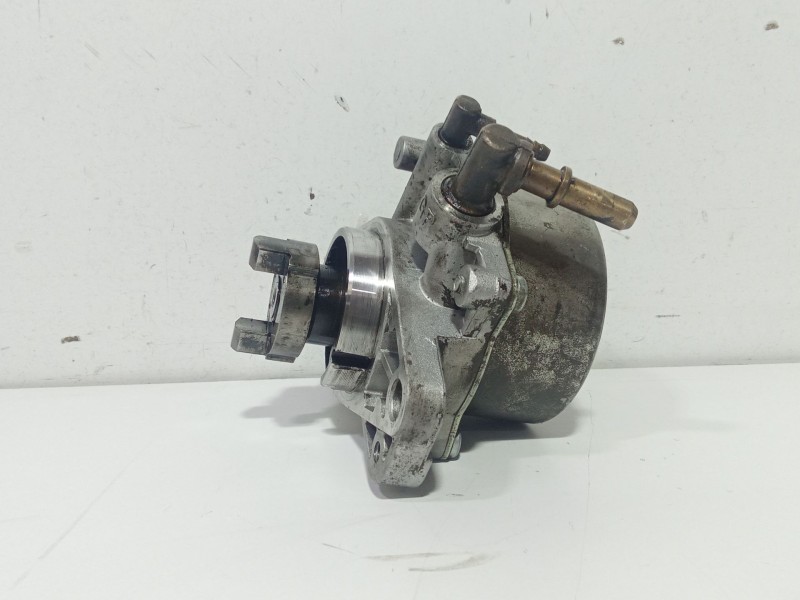 Recambio de depresor freno / bomba vacio para opel astra gtc cosmo referencia OEM IAM 55193232  