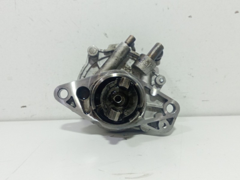 Recambio de depresor freno / bomba vacio para opel astra gtc cosmo referencia OEM IAM 55193232  