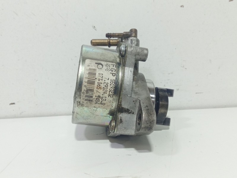 Recambio de depresor freno / bomba vacio para opel astra gtc cosmo referencia OEM IAM 55193232  