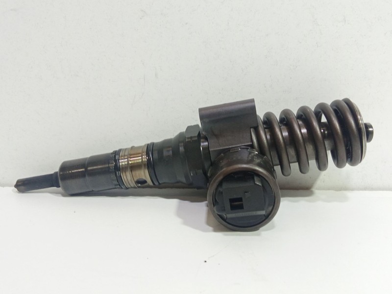 Recambio de inyector para audi a6 berlina (4f2) 2.0 tdi referencia OEM IAM 03G130073G  