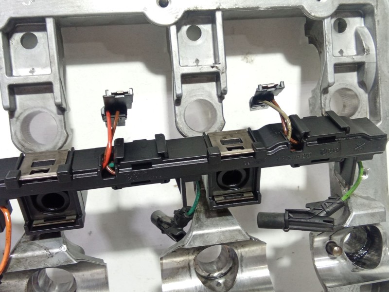 Recambio de culatin para audi a6 berlina (4f2) 2.0 tdi referencia OEM IAM 03G103308C  