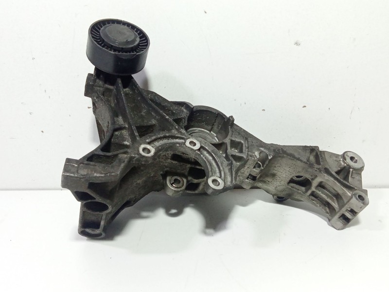 Recambio de soporte alternador para audi a6 c6 (4f2) 3.0 tdi quattro referencia OEM IAM 03G903143D  