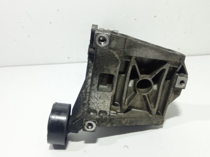 Recambio de soporte alternador para audi a6 c6 (4f2) 3.0 tdi quattro referencia OEM IAM 03G903143D  