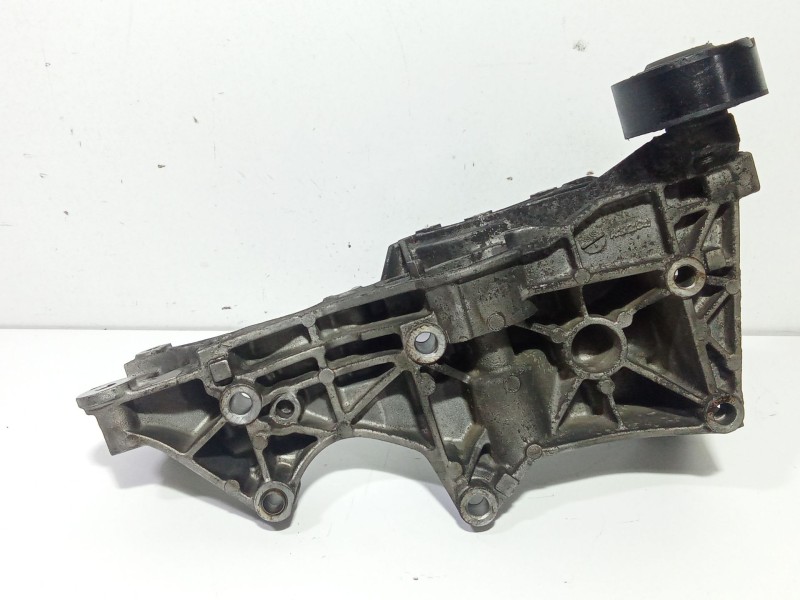 Recambio de soporte alternador para audi a6 c6 (4f2) 3.0 tdi quattro referencia OEM IAM 03G903143D  