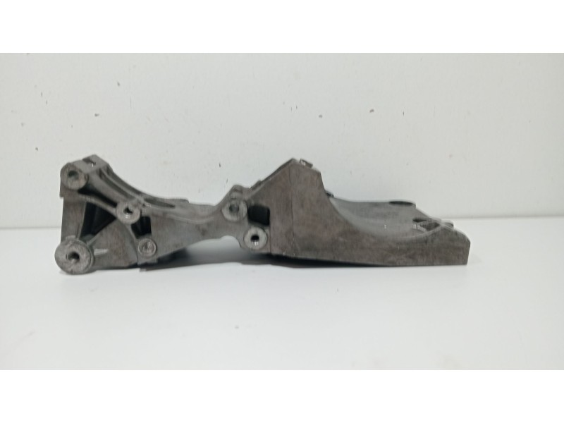 Recambio de soporte alternador para volkswagen passat b6 (3c2) 2.0 tdi 16v 4motion referencia OEM IAM R03G903143A  