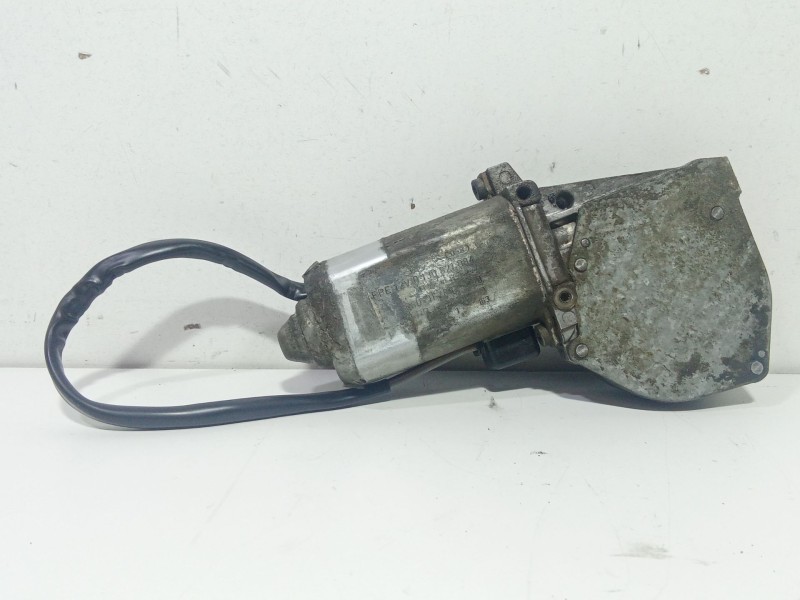 Recambio de motor elevalunas delantero derecho para land rover discovery i (lj) 2.5 tdi 4x4 referencia OEM IAM 0130821084  