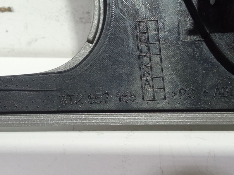 Recambio de moldura para audi a5 (8t3) 2.0 tdi referencia OEM IAM 8T2857185  
