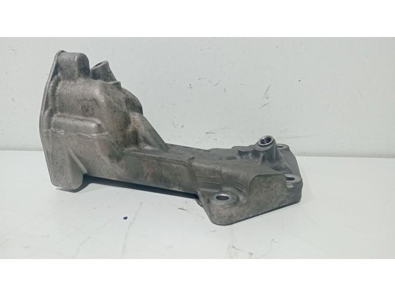 Recambio de soporte filtro aceite para mercedes-benz clase e (w211) e 320 cdi (211.022) referencia OEM IAM A6421800010  