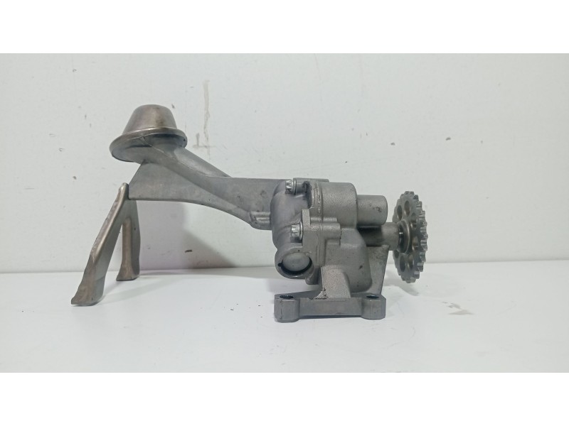 Recambio de bomba aceite para mercedes-benz sprinter (w901,w903) combi 2.9 turbodiesel referencia OEM IAM 6061810901  