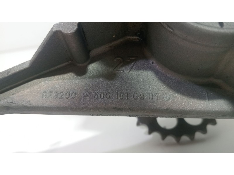 Recambio de bomba aceite para mercedes-benz sprinter (w901,w903) combi 2.9 turbodiesel referencia OEM IAM 6061810901  