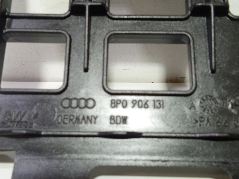 Recambio de moldura para audi a3 (8p1) 1.6 tdi referencia OEM IAM 8P0906131  