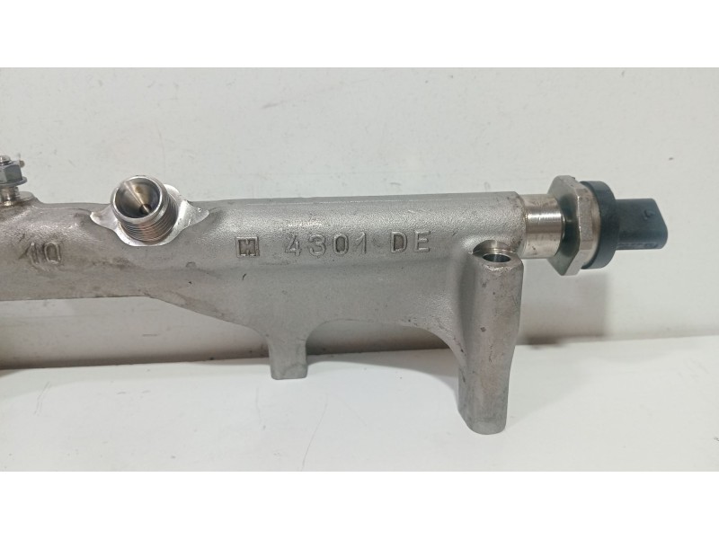 Recambio de rampa inyectora para bmw x1 (f48) xdrive 20 i referencia OEM IAM 14018510  