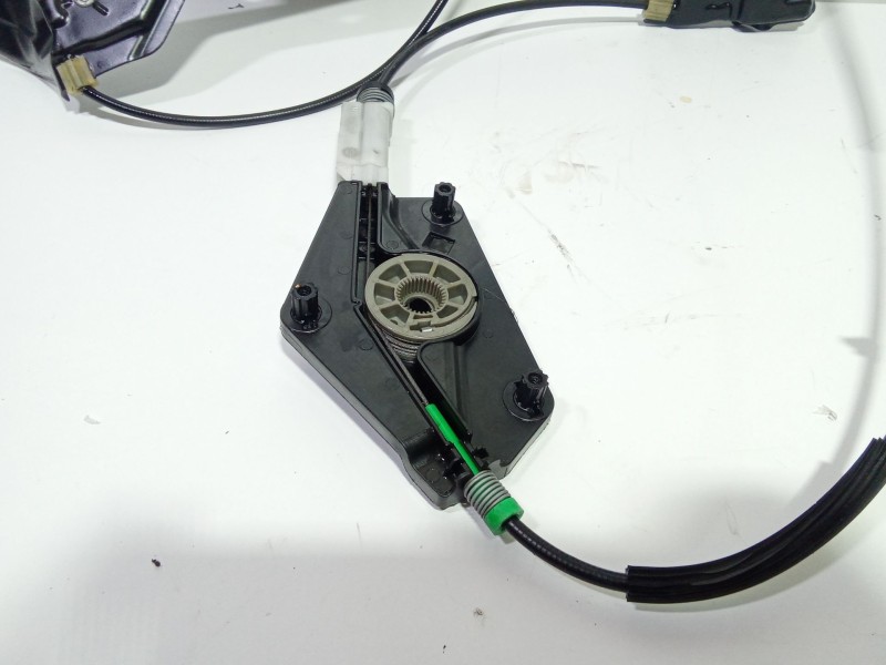 Recambio de elevalunas delantero izquierdo para volkswagen passat cc b6 (357) 2.0 tdi referencia OEM IAM 989582  