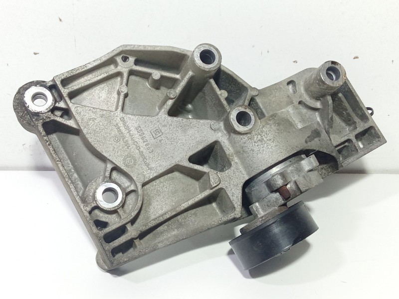 Recambio de soporte alternador para opel insignia a (g09) 2.0 cdti (68) referencia OEM IAM 55562863  