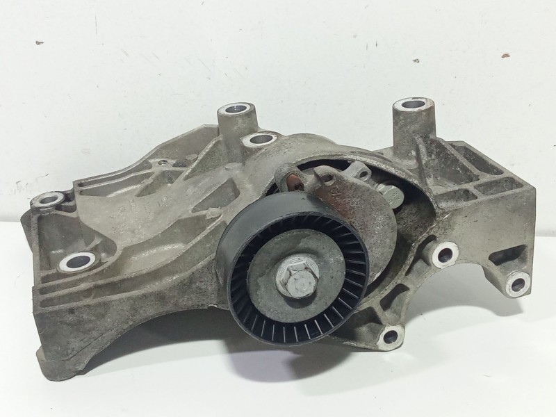 Recambio de soporte alternador para opel insignia a (g09) 2.0 cdti (68) referencia OEM IAM 55562863  