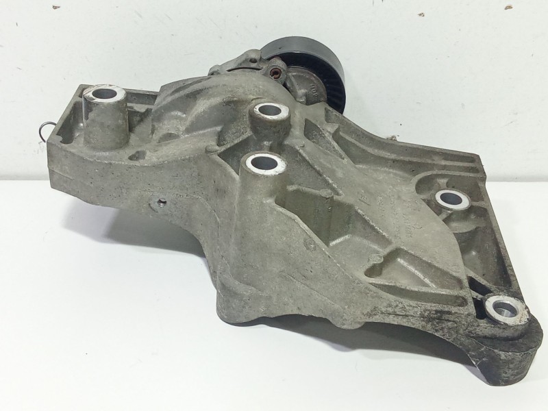 Recambio de soporte alternador para opel insignia a (g09) 2.0 cdti (68) referencia OEM IAM 55562863  