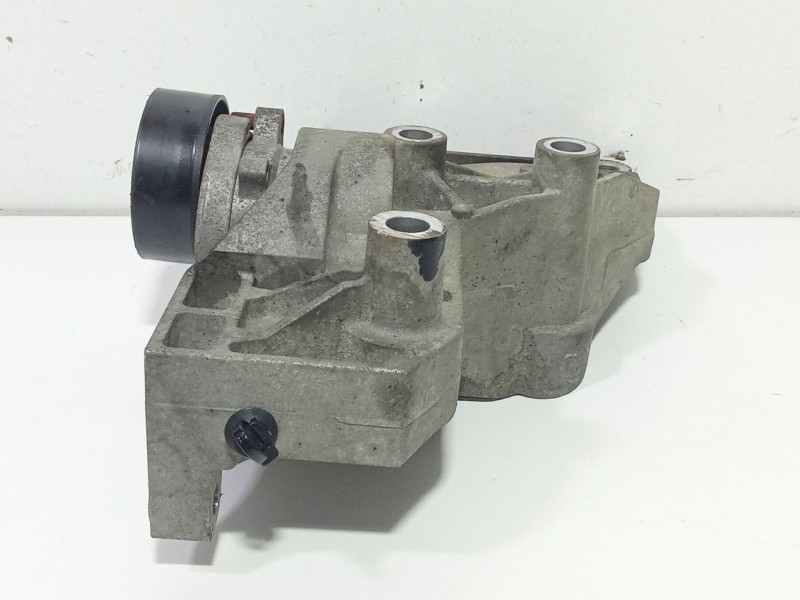 Recambio de soporte alternador para opel insignia a (g09) 2.0 cdti (68) referencia OEM IAM 55562863  