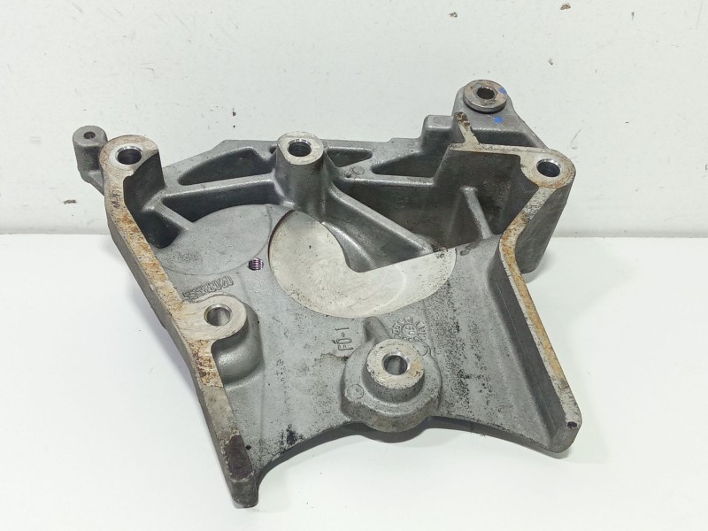 Recambio de soporte motor para opel insignia a (g09) 2.0 cdti (68) referencia OEM IAM 55566020  