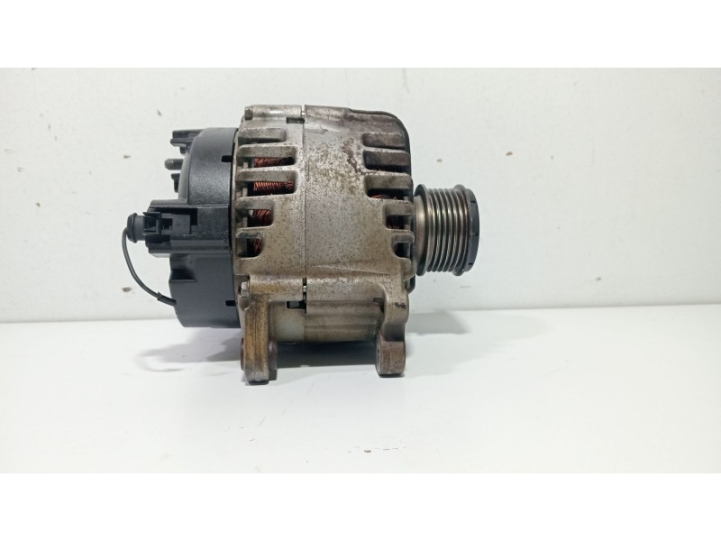 Recambio de alternador para audi a3 (8p1) 1.6 tdi referencia OEM IAM 03L903023A  
