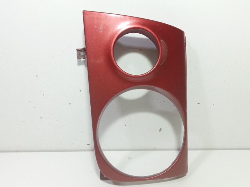 Recambio de molduras delanteras para nissan terrano ii (r20) 2.7 td 4wd referencia OEM IAM 624117F  