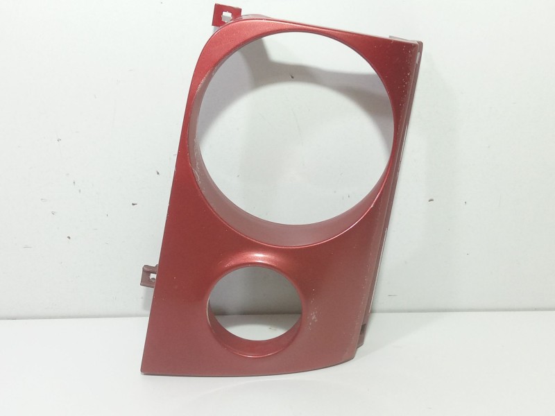 Recambio de molduras delanteras para nissan terrano ii (r20) 2.7 td 4wd referencia OEM IAM 624107F  