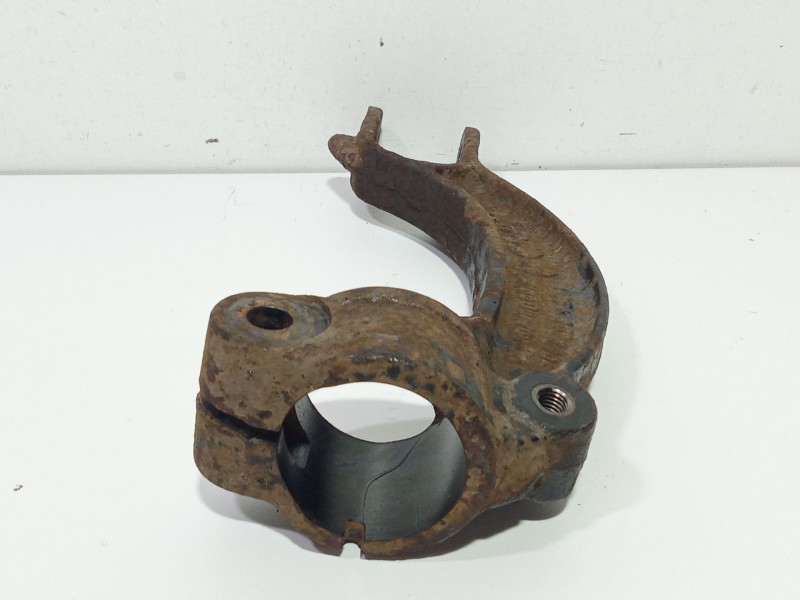 Recambio de soporte brazo suspension delantero derecho para audi a5 (8t3) 2.0 tdi referencia OEM IAM 8K0413  
