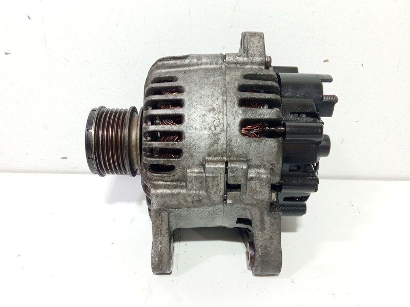 Recambio de alternador para renault megane ii berlina 3p confort authentique referencia OEM IAM 8200772726  