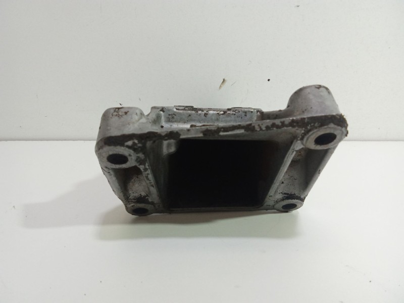 Recambio de soporte motor izquierdo para mercedes-benz sprinter 02.00  caja abierta 2.2 cdi cat referencia OEM IAM A6122230004   Recambio de soporte motor izquierdo para mercedes-benz sprinter 02.00  caja abierta 2.2 cdi cat referencia OEM IAM A6122230004
