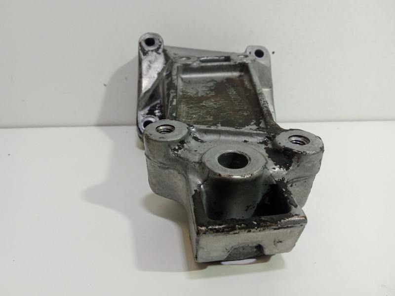 Recambio de soporte motor izquierdo para mercedes-benz sprinter 02.00  caja abierta 2.2 cdi cat referencia OEM IAM A6122230004   Recambio de soporte motor izquierdo para mercedes-benz sprinter 02.00  caja abierta 2.2 cdi cat referencia OEM IAM A6122230004