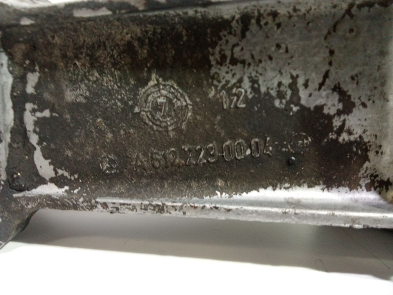Recambio de soporte motor izquierdo para mercedes-benz sprinter 02.00  caja abierta 2.2 cdi cat referencia OEM IAM A6122230004   Recambio de soporte motor izquierdo para mercedes-benz sprinter 02.00  caja abierta 2.2 cdi cat referencia OEM IAM A6122230004