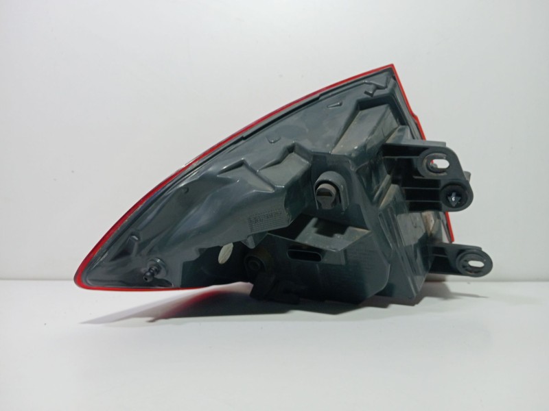 Recambio de piloto trasero derecho para bmw 3 (f30, f80) 318 d referencia OEM IAM 63217369118  