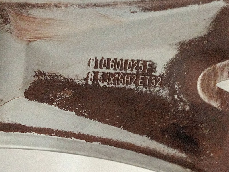 Recambio de llanta para audi a5 (8t3) 2.0 tdi referencia OEM IAM 8T0601025F  