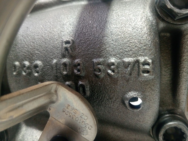 Recambio de bomba aceite para seat leon (1p1) 2.0 tdi referencia OEM IAM 03G103635B  